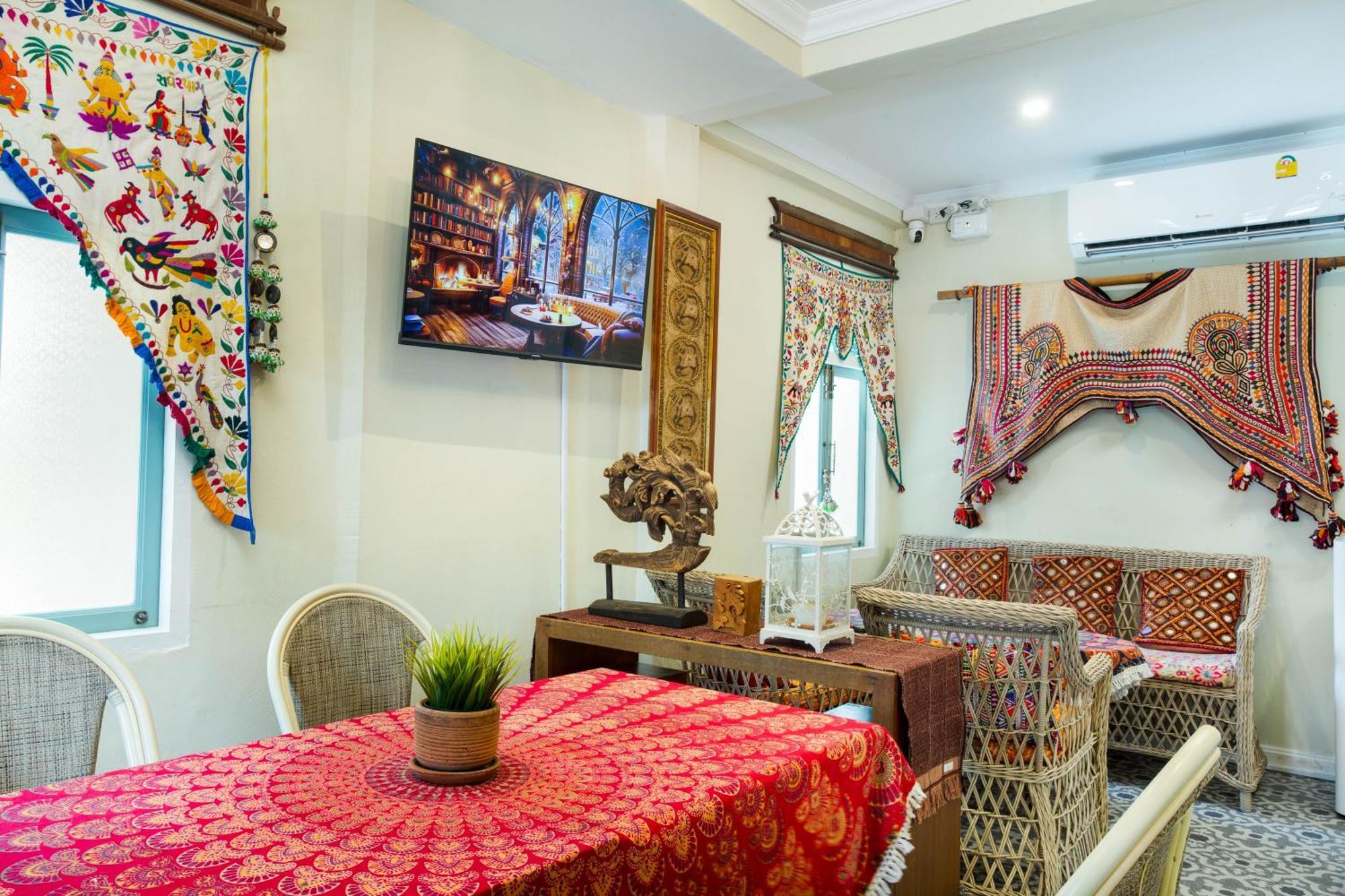 Pran@Kumuang Boutique House Hostel Chiang Mai Bagian luar foto